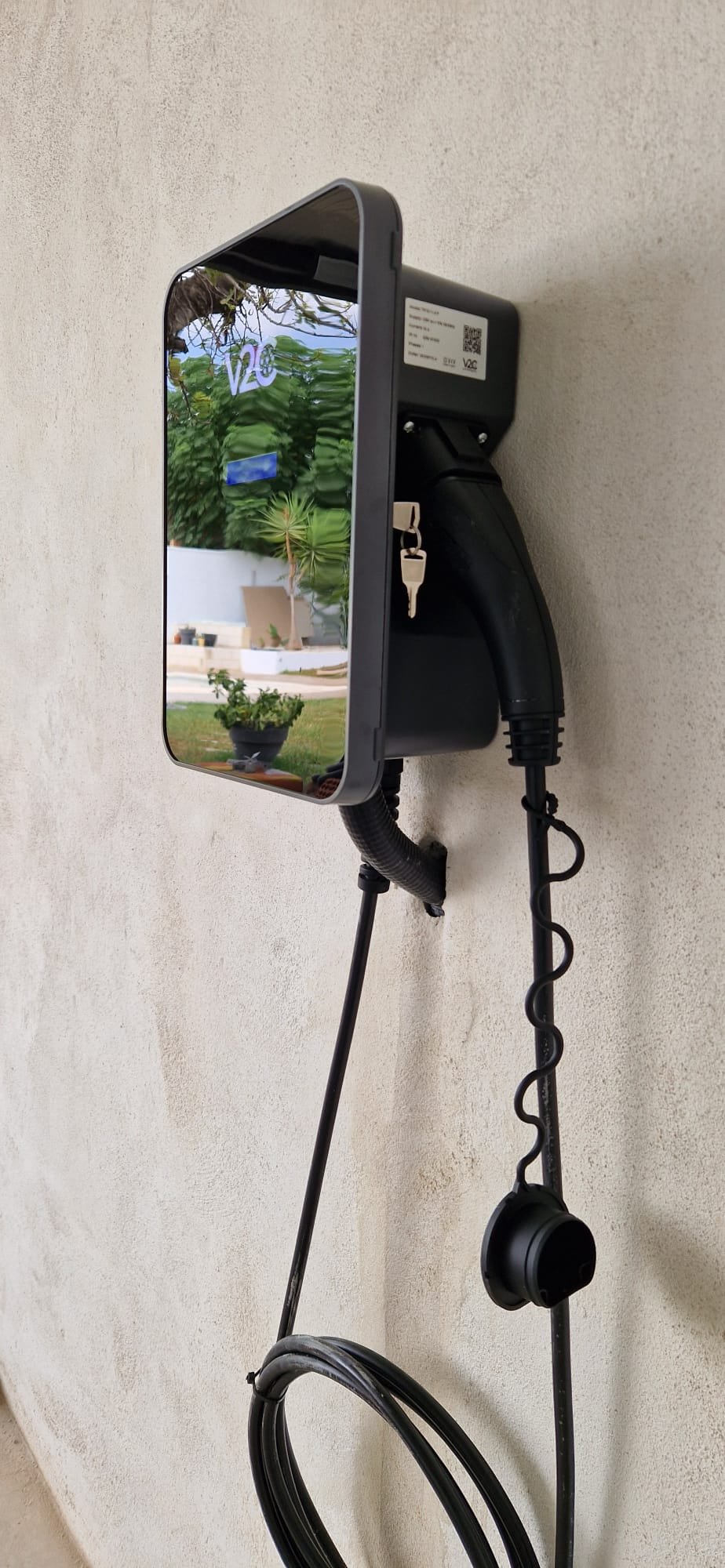 Cargador V2C instalado en una vivienda unifamiliar por Pistris Energy